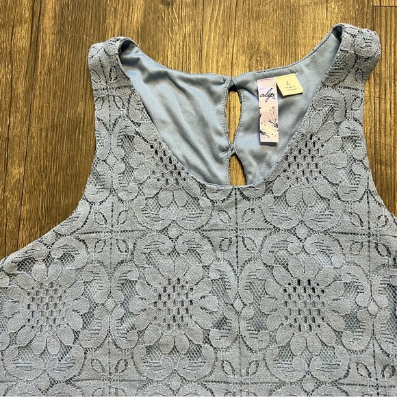 Alya Lace Tank Top Periwinkle Blue Lined Button Back Closure Sleeveless Top L - Picture 7 of 14